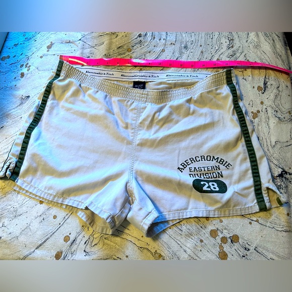 ❌SOLD Abercrombie & Fitch pull on shorts Size Small Tan and Forest Green side - Picture 7 of 7